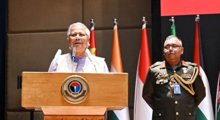 শান্তিপূর্ণ নির্বাচন আয়োজনে সামরিক বাহিনী ও পুলিশের সহায়তা চাইলেন প্রধান উপদেষ্টা